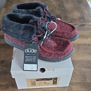 Hey Dude Sise 7 Women's Red Knit Slip-On Shoes with Black Faux-Fur Collar